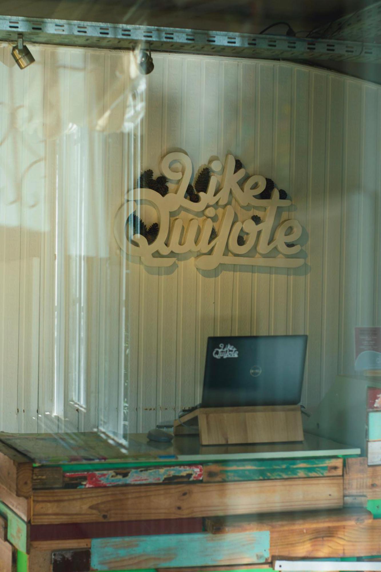 Like Quijote Hostal *